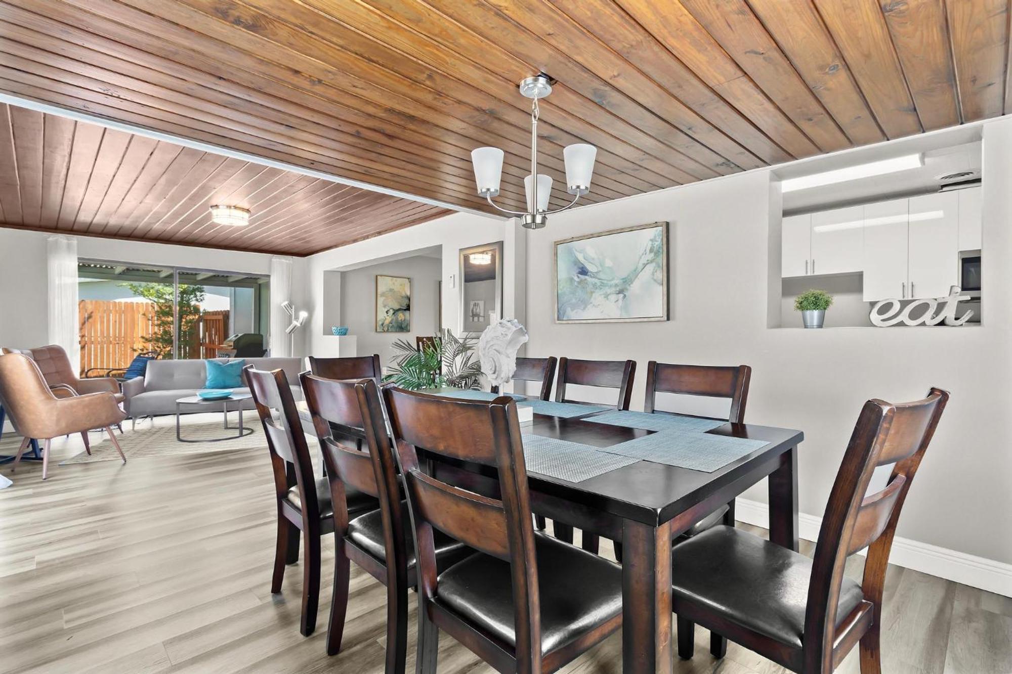 Relaxing Pool Home For Family Getaway Close To Tampa Zoo, Busch Gardens, Restaurants And Shopping! Exterior foto